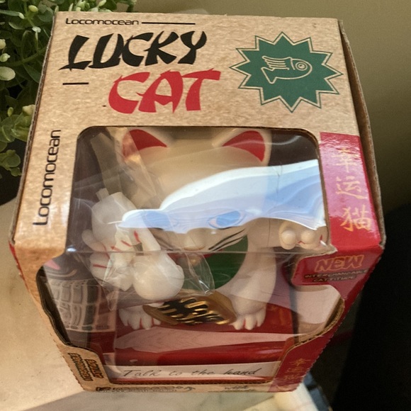 Lucky Cat “TALK TO THE HAND” - Picture 4 of 4